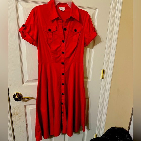 Liz Claiborne Classy red dress. Size 6 buttons down front .flattering fit - Picture 1 of 9